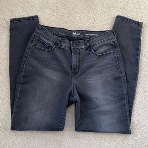 Style & co size 6 curvy skinny leg faded black jeans